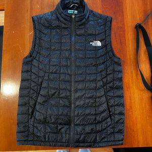 Northface puffer thermo-ball vest men’s XS